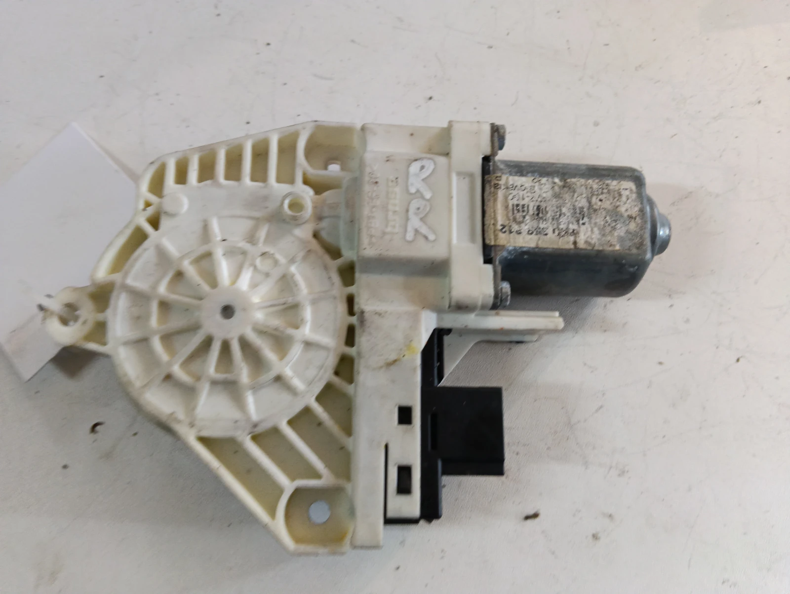 ел.машинка за задно дясно 8K0959812 Audi Q5