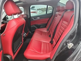 Alfa Romeo Giulia Ti Sport AWD, снимка 16