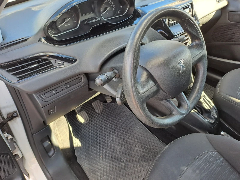 Peugeot 208 1.6 HDI  75к.с ТОВАРЕН, снимка 10 - Автомобили и джипове - 43031205