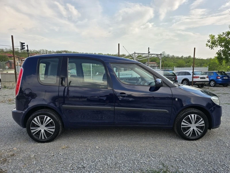 Skoda Roomster 1.6 i 105 К.С. ГАЗ-ИНЖ. / КЛИМА / ТЕМПОМАТ, снимка 6 - Автомобили и джипове - 46616594