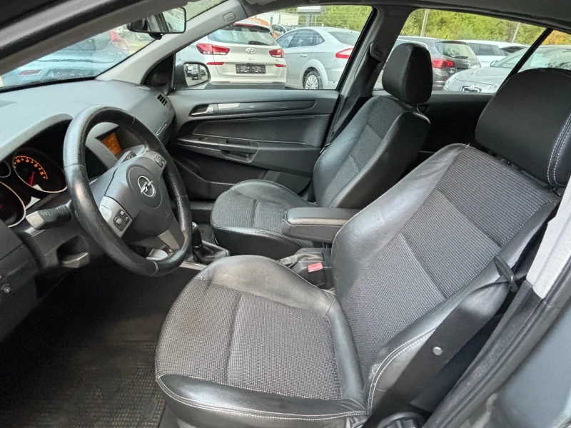 Opel Astra 1.7 CDTI, снимка 11 - Автомобили и джипове - 47464445