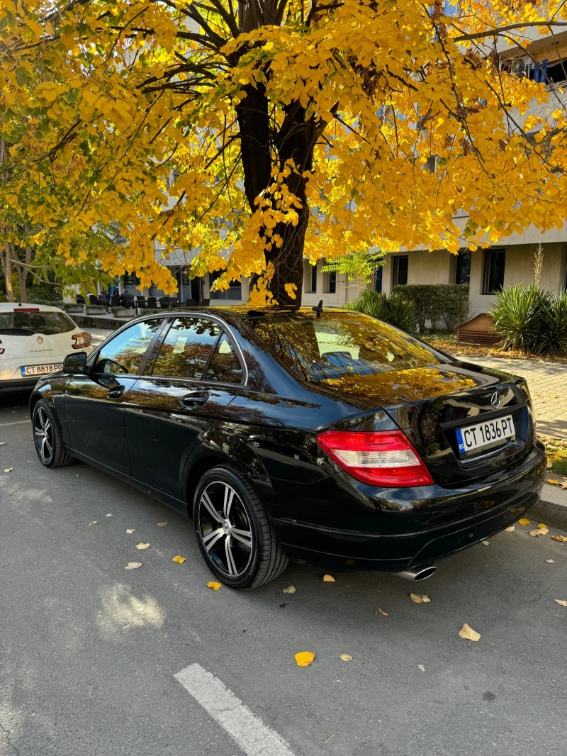 Mercedes-Benz C 200 Седан , снимка 4 - Автомобили и джипове - 47967152