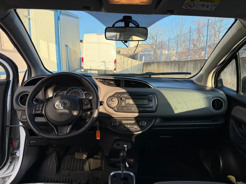 Toyota Yaris Товарна, снимка 9 - Автомобили и джипове - 49550497