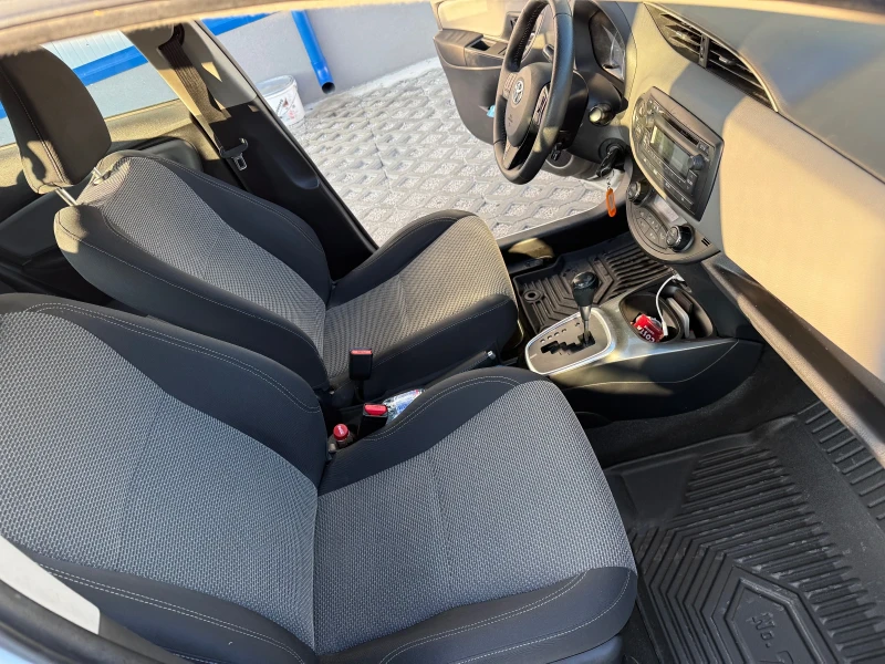 Toyota Yaris Товарна, снимка 13 - Автомобили и джипове - 49550497