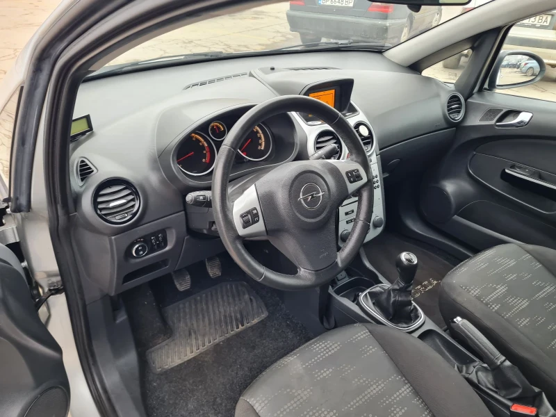 Opel Corsa 1.2i, снимка 13 - Автомобили и джипове - 49291166