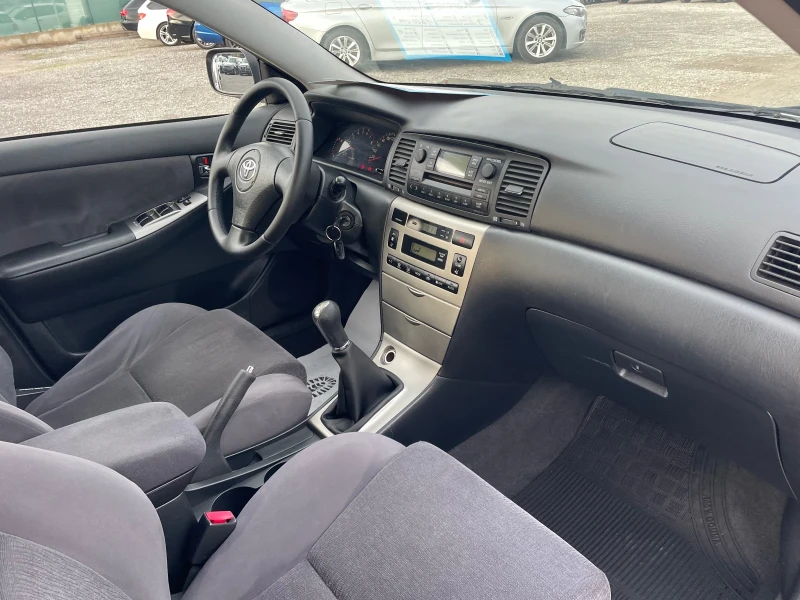 Toyota Corolla 1.6I БЕНЗИН, снимка 9 - Автомобили и джипове - 49332266