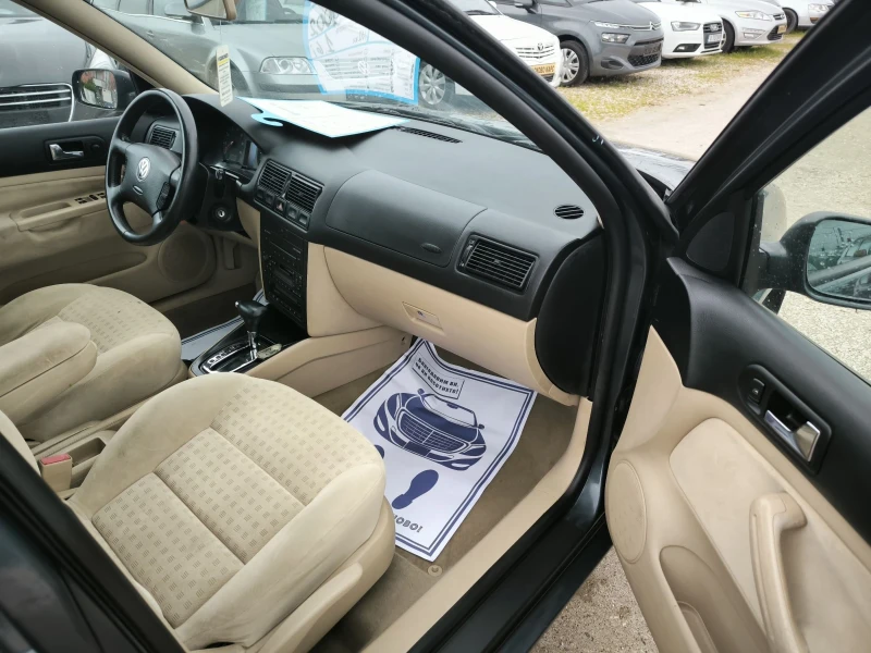 VW Golf 1.6i Automatic , снимка 9 - Автомобили и джипове - 49732882