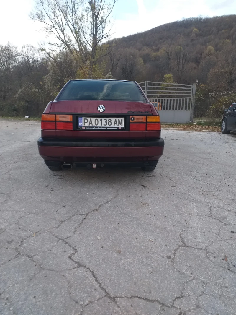 VW Vento 1.8, снимка 2 - Автомобили и джипове - 52829446