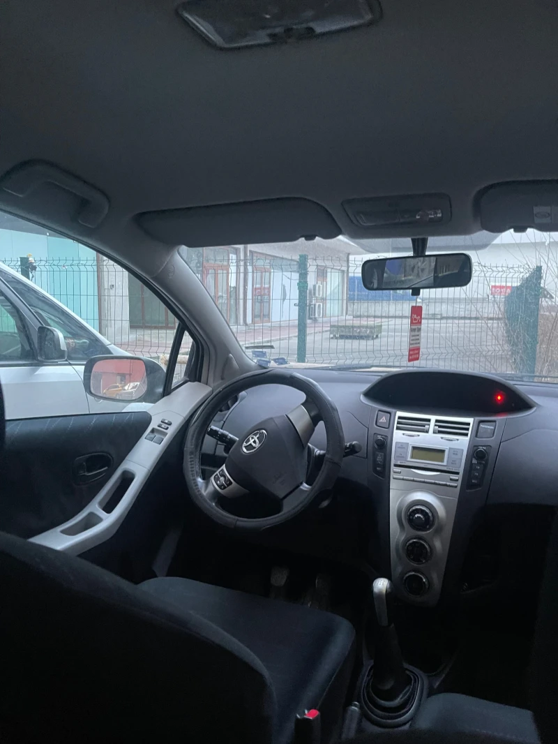 Toyota Yaris, снимка 3 - Автомобили и джипове - 53501703