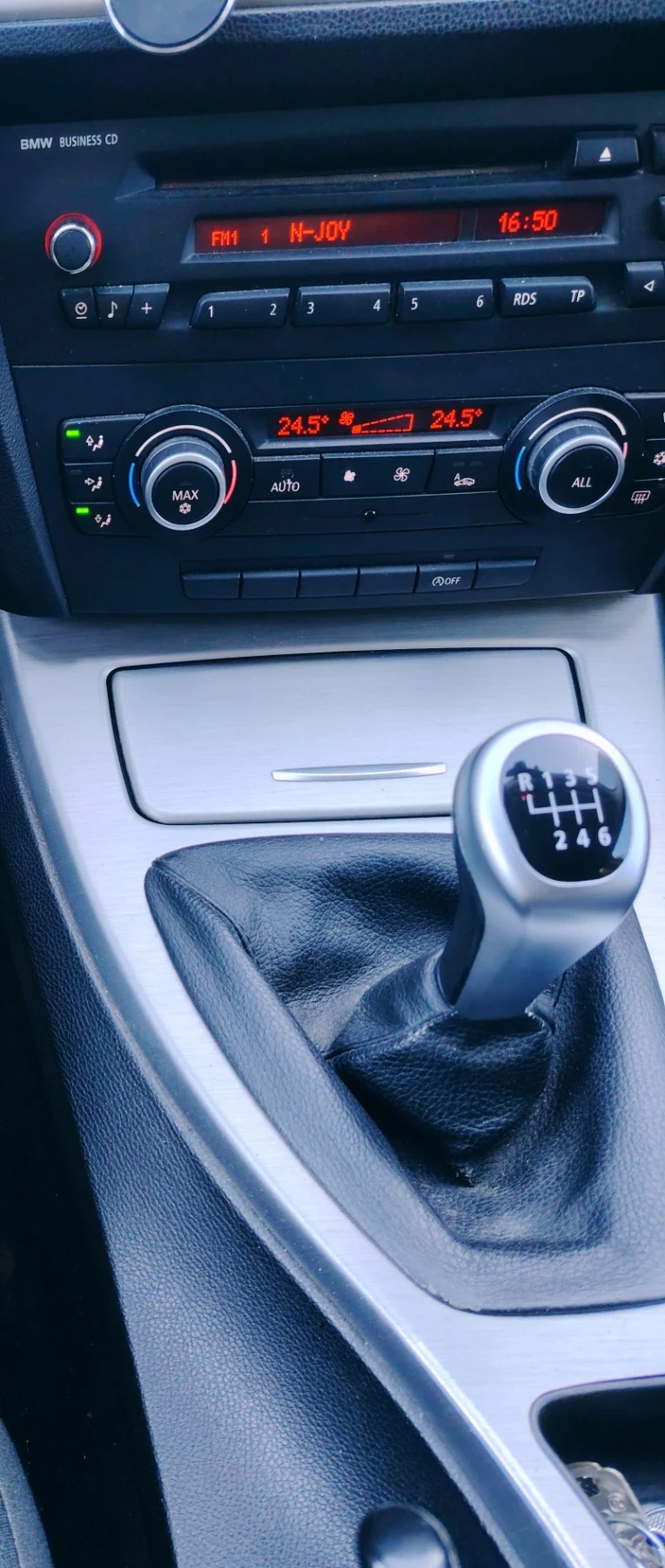 BMW 318 2.0D, снимка 10 - Автомобили и джипове - 53457088