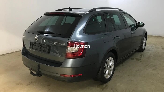 Skoda Octavia Combi 2.0 TDI Style Automatic Diesel, снимка 2 - Автомобили и джипове - 55938388