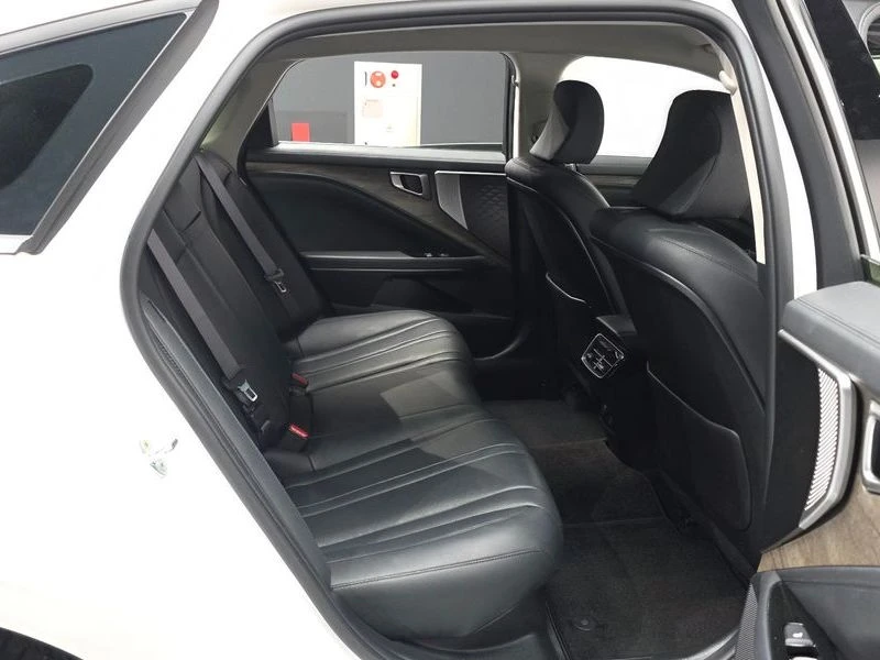 Kia K8 Noblesse Lite| 139к.с., снимка 12 - Автомобили и джипове - 56130572