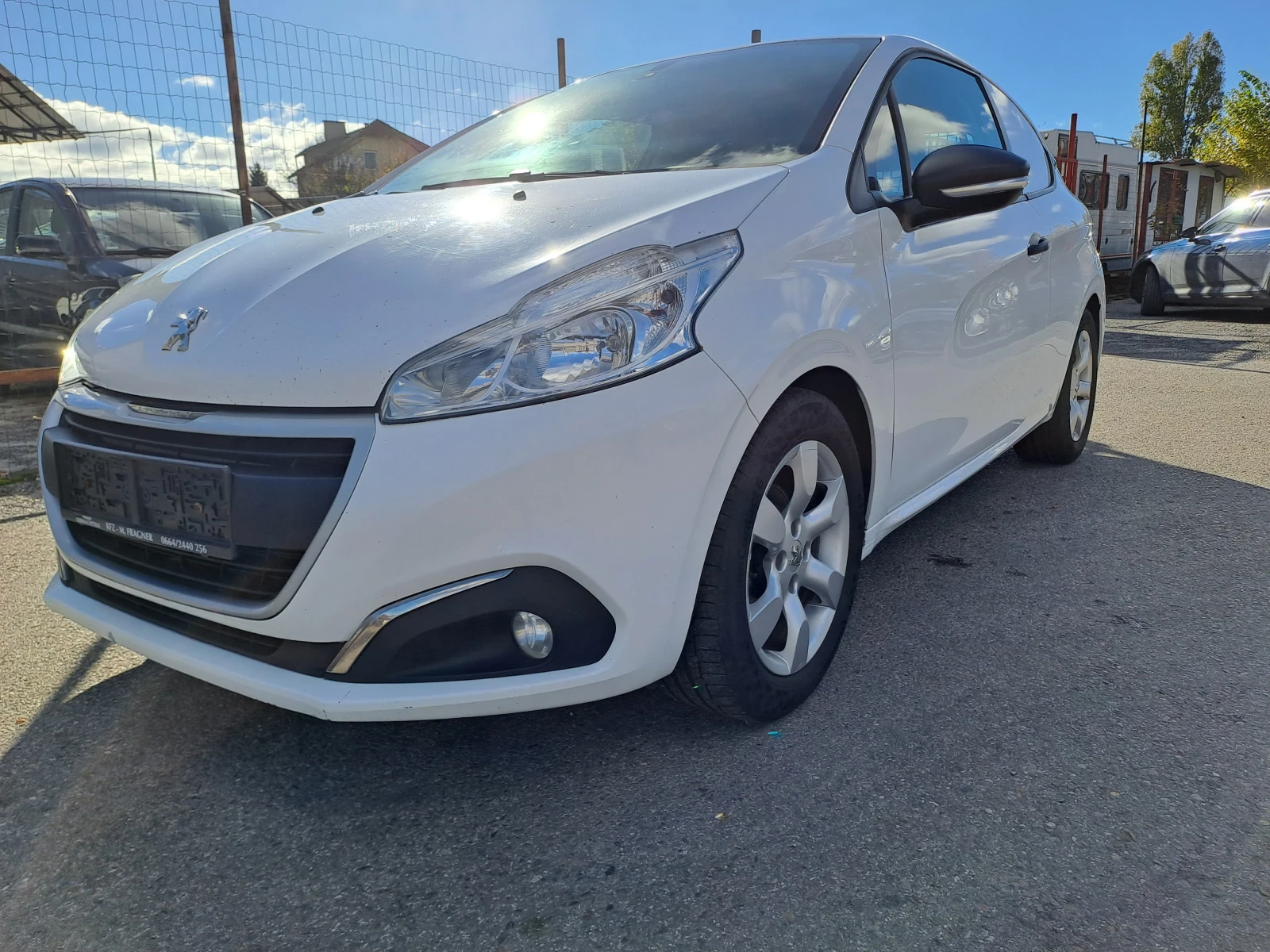 Peugeot 208 1.6 HDI  75к.с ТОВАРЕН, снимка 1