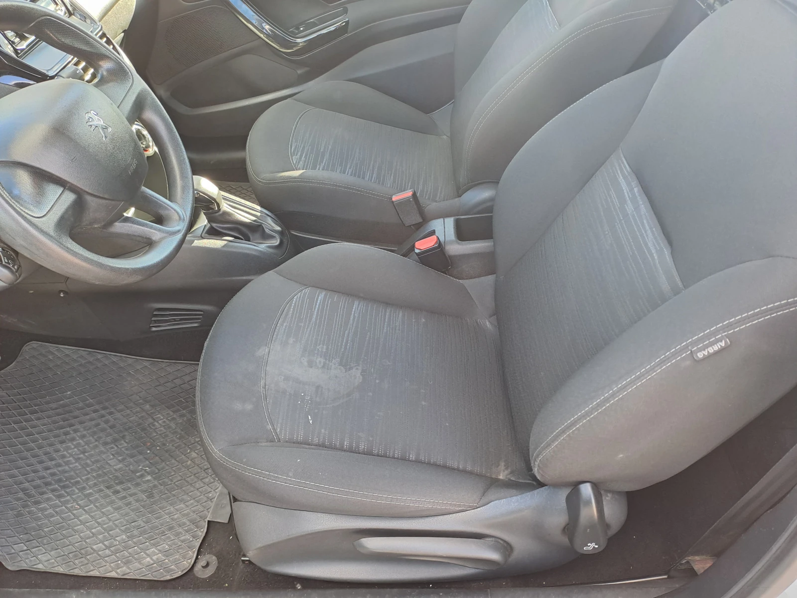 Peugeot 208 1.6 HDI  75.  | Mobile.bg   11