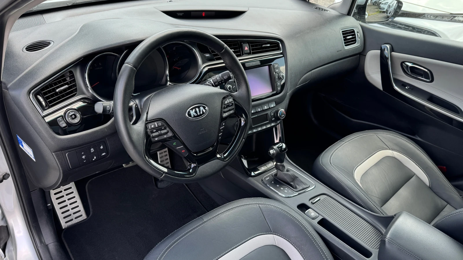 Kia Ceed 1.6CRDI Facelift, Швейцария, NAVI, Камера, PDC, LE - изображение 10