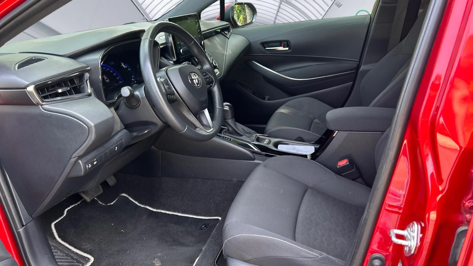 Toyota Corolla 1.8 HSD, Месечна вноска от 499 лв. - изображение 9