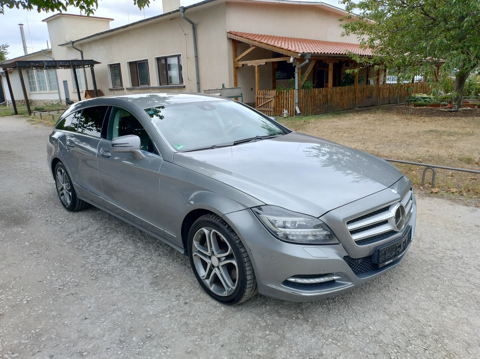 Mercedes-Benz CLS 350 3.5 CGI V6 BLUE EFFICIENCY FULL, снимка 3 - Автомобили и джипове - 51749329