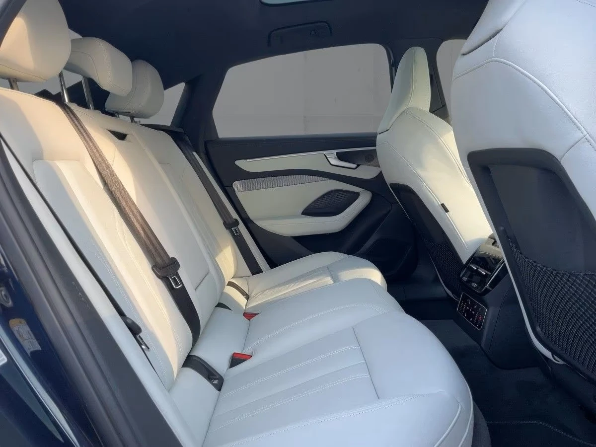 Audi A6 55 TFSI e-Hybrid / PANO / CAMERA / NEW | Mobile.bg   15