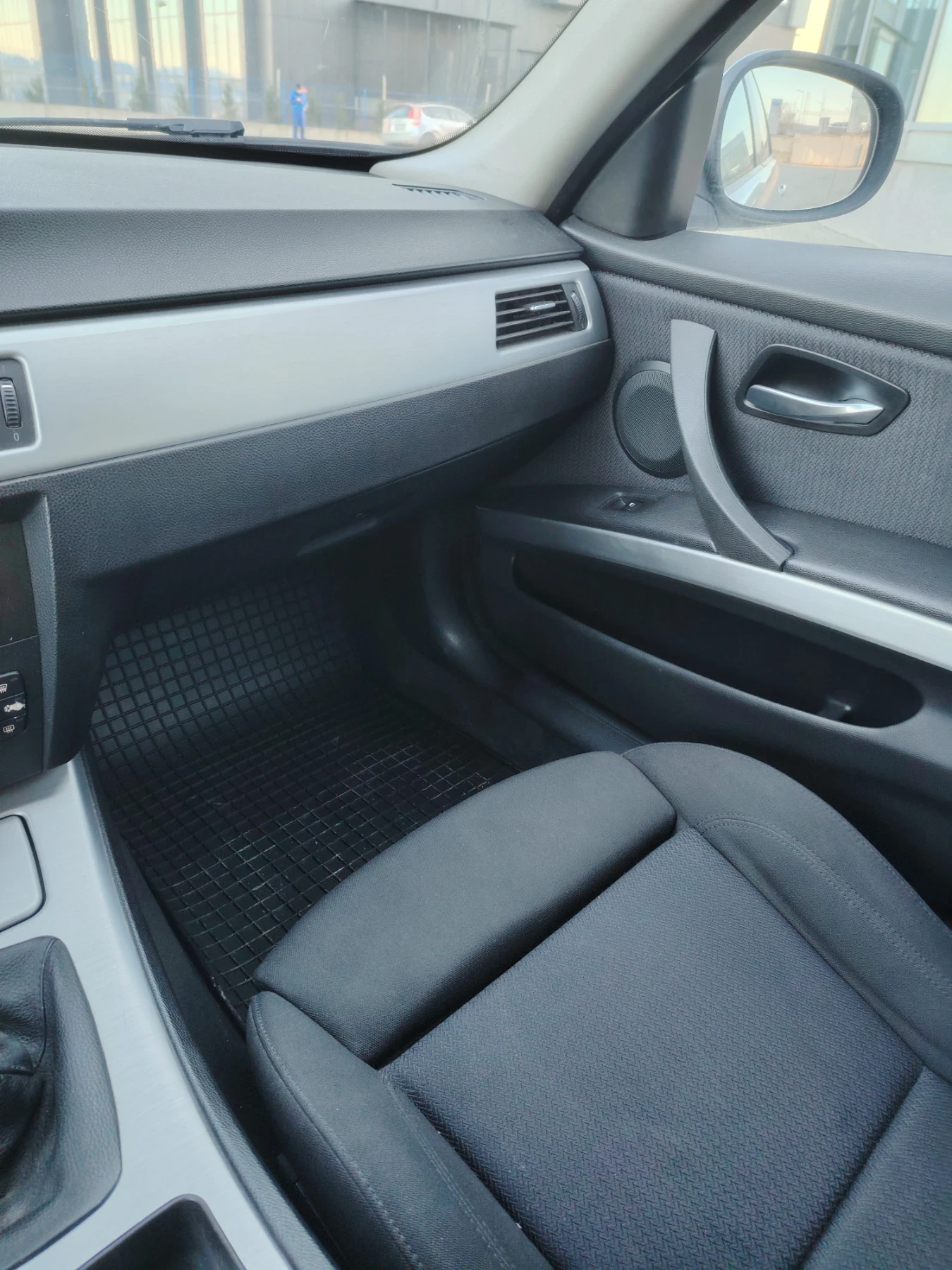 BMW 318 2.0D, снимка 12 - Автомобили и джипове - 53457088