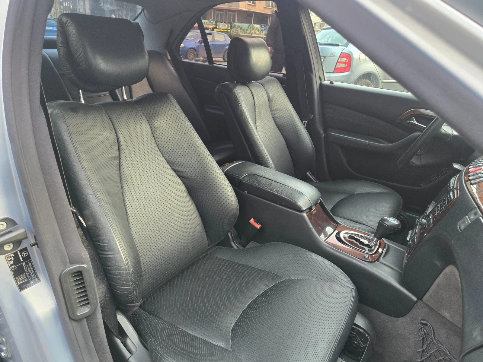 Mercedes-Benz R 320 Перфектен автомобил, снимка 11 - Автомобили и джипове - 53706538