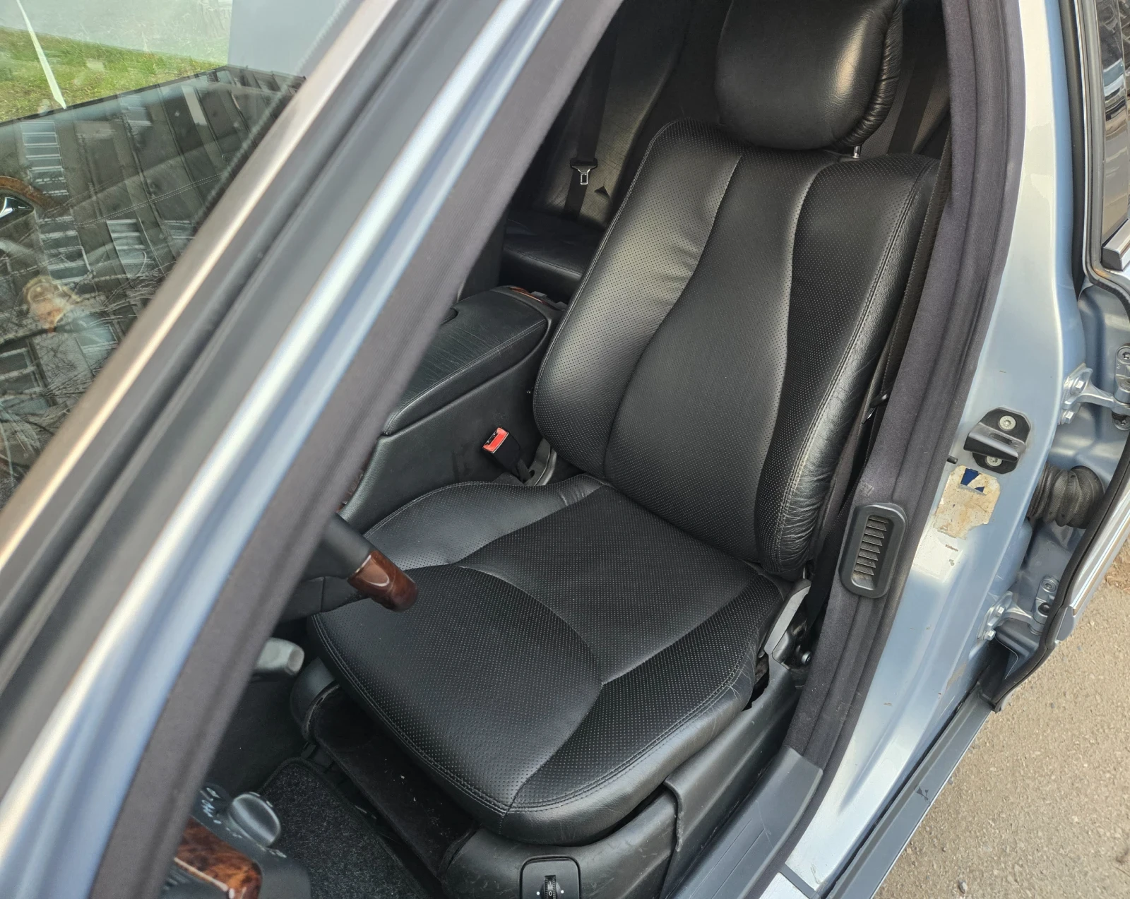 Mercedes-Benz R 320 Перфектен автомобил за годините си - изображение 7