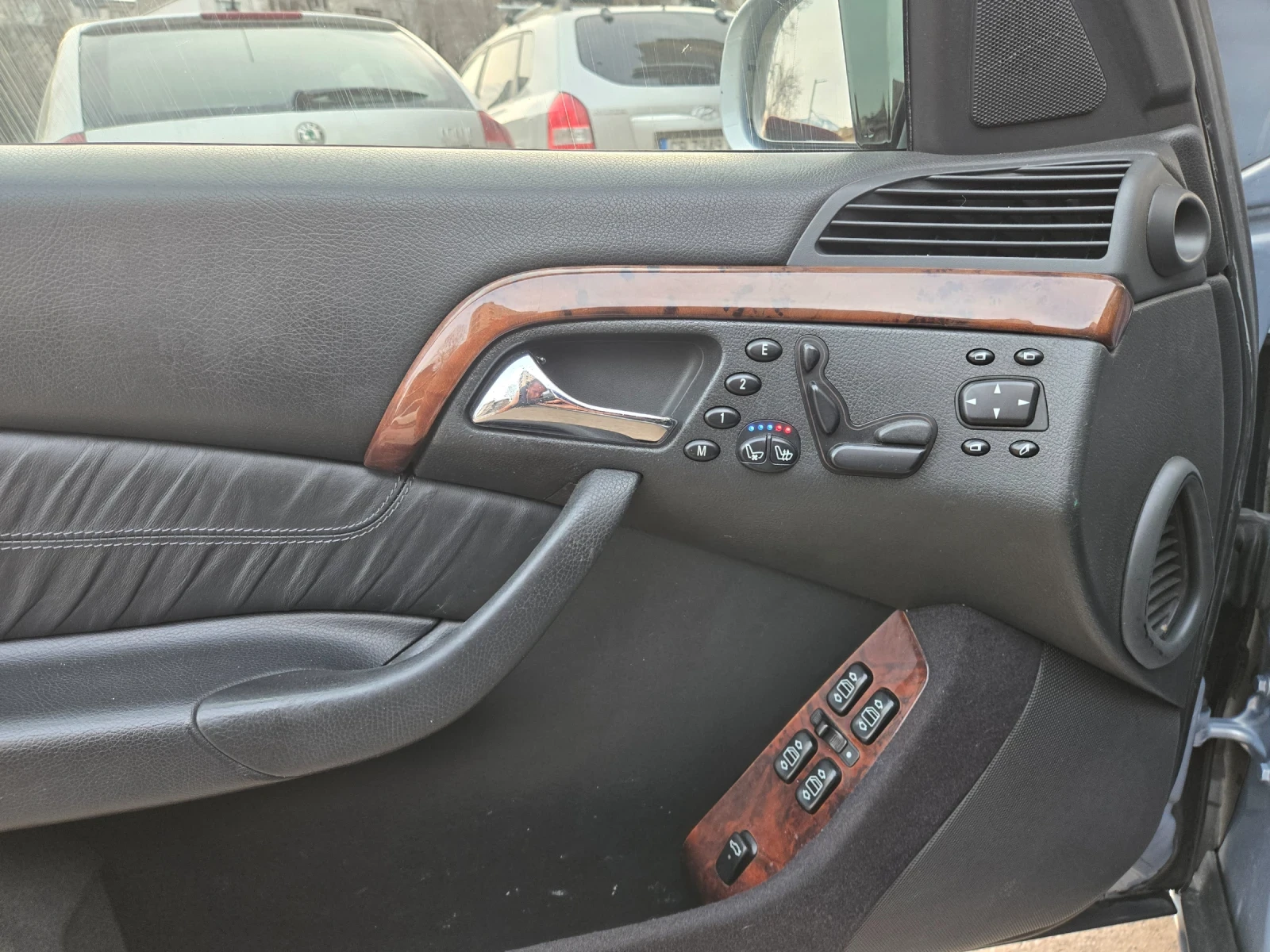 Mercedes-Benz R 320 Перфектен автомобил за годините си - изображение 9