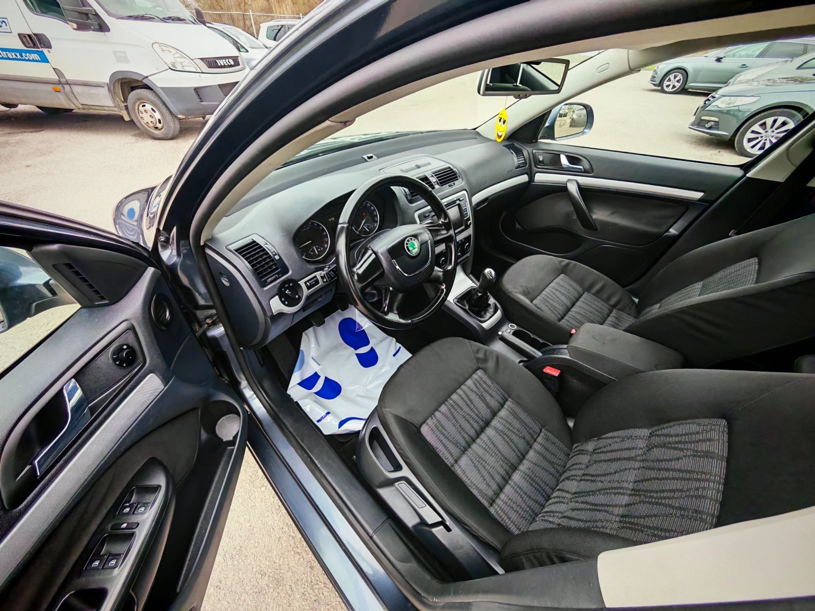 Skoda Octavia 1.6TDI 105 NAVI, снимка 12 - Автомобили и джипове - 54030000