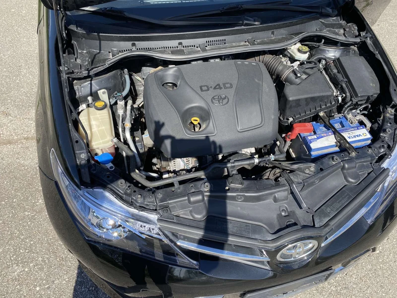 Toyota Auris 1.4 D4D, снимка 11 - Автомобили и джипове - 54442300