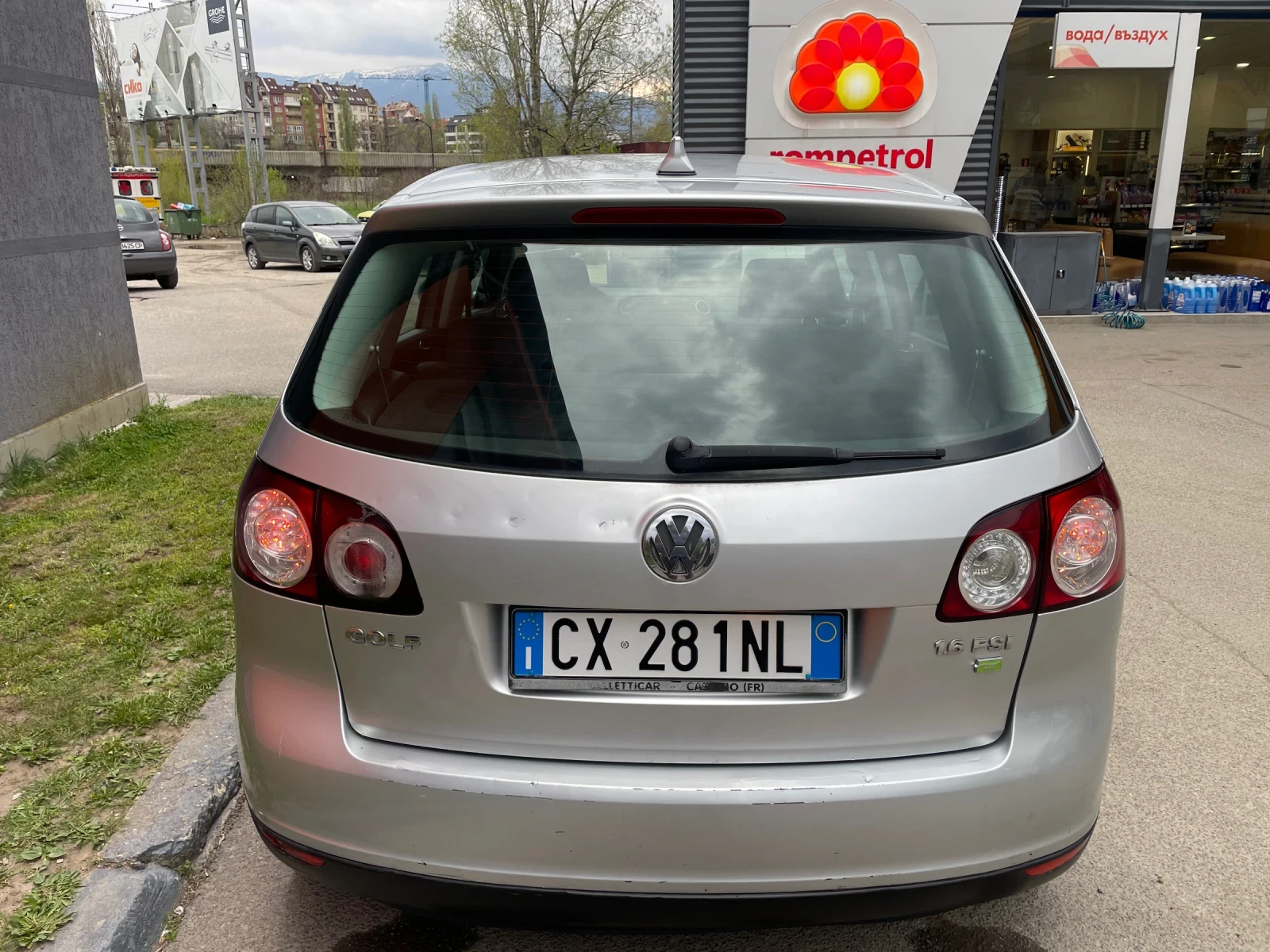 VW Golf Plus 1.6 LPG, снимка 6 - Автомобили и джипове - 54498944