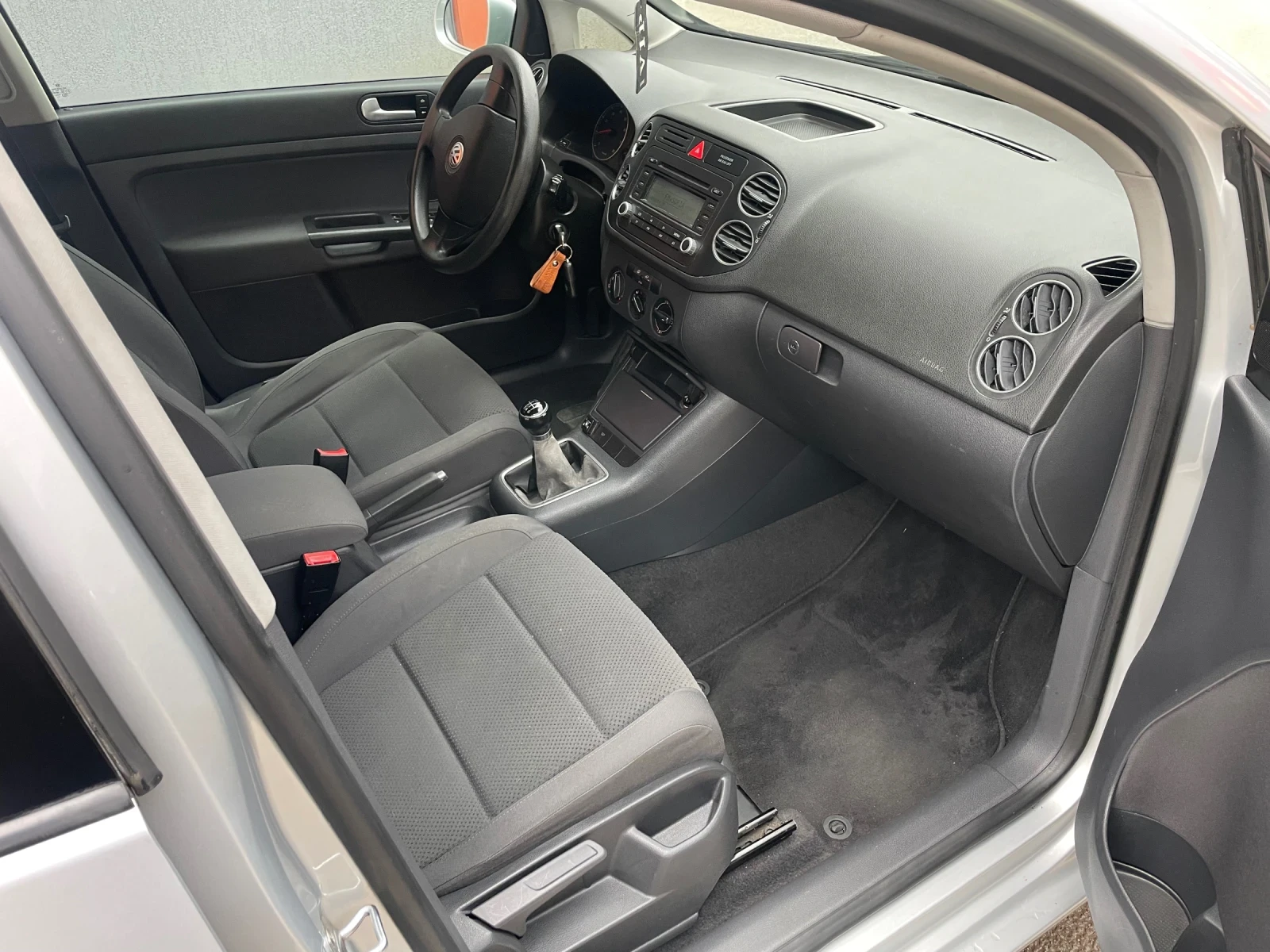 VW Golf Plus 1.6 LPG, снимка 12 - Автомобили и джипове - 54498944