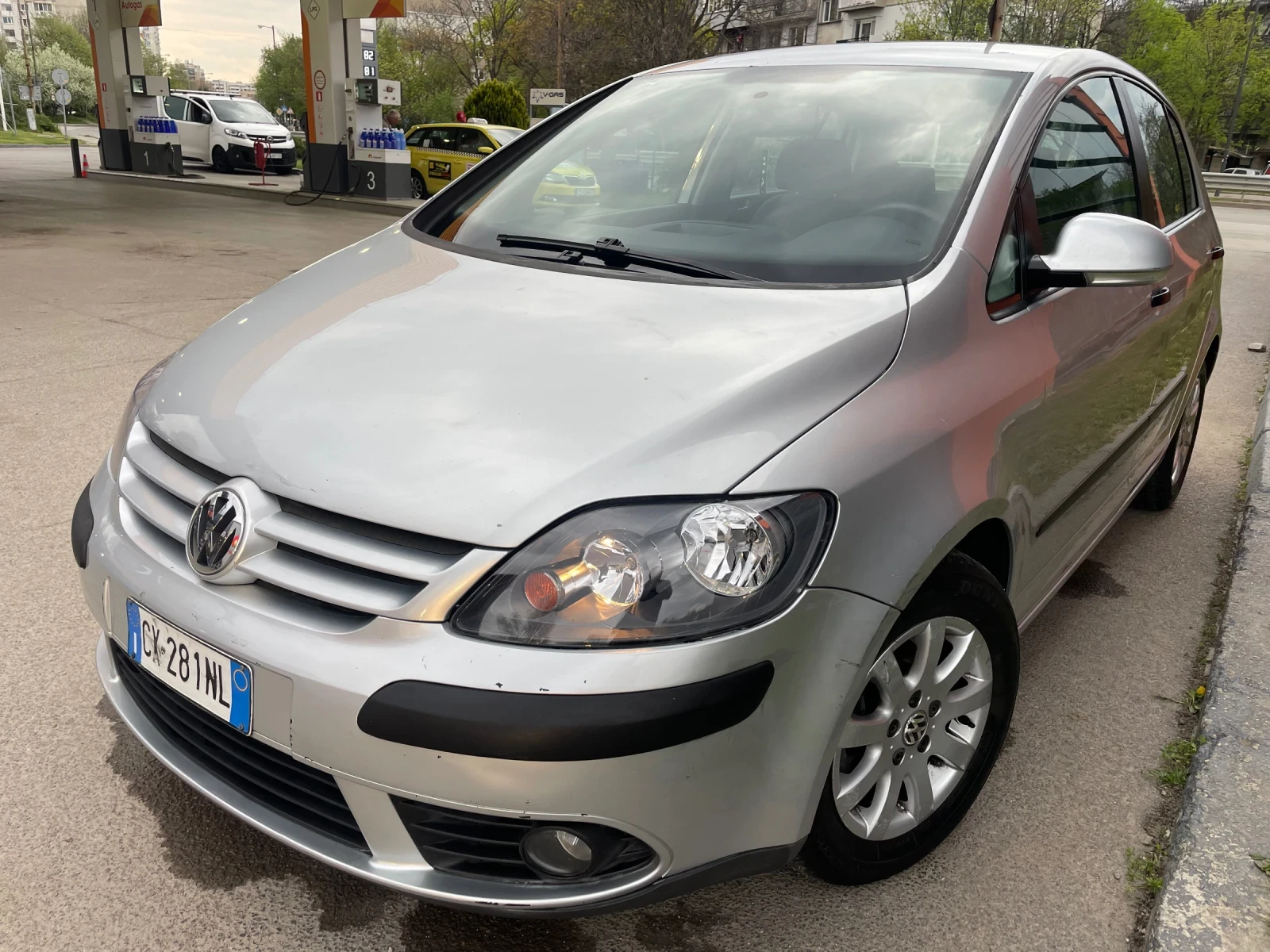 VW Golf Plus 1.6 LPG, снимка 14 - Автомобили и джипове - 54498944