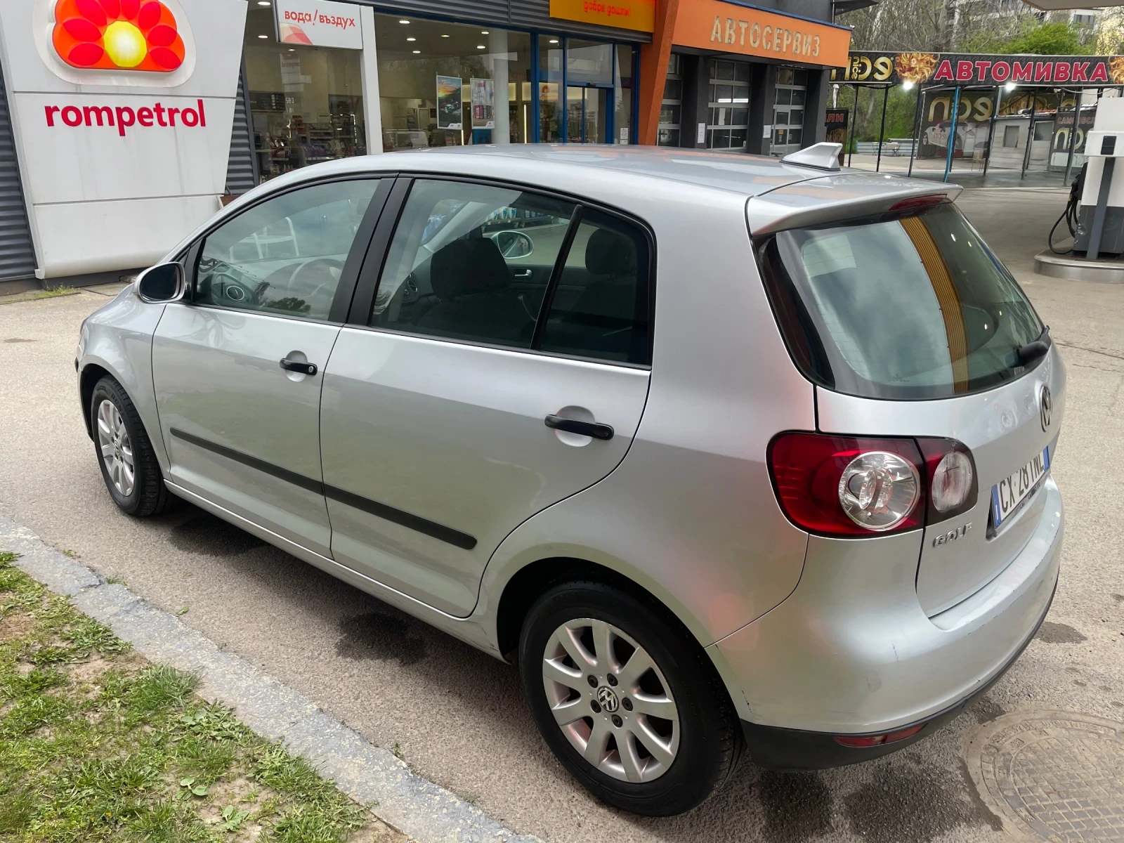VW Golf Plus 1.6 LPG, снимка 7 - Автомобили и джипове - 54498944