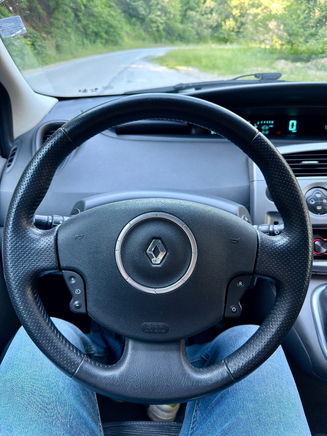 Renault Grand scenic Facelift, снимка 7 - Автомобили и джипове - 54721835