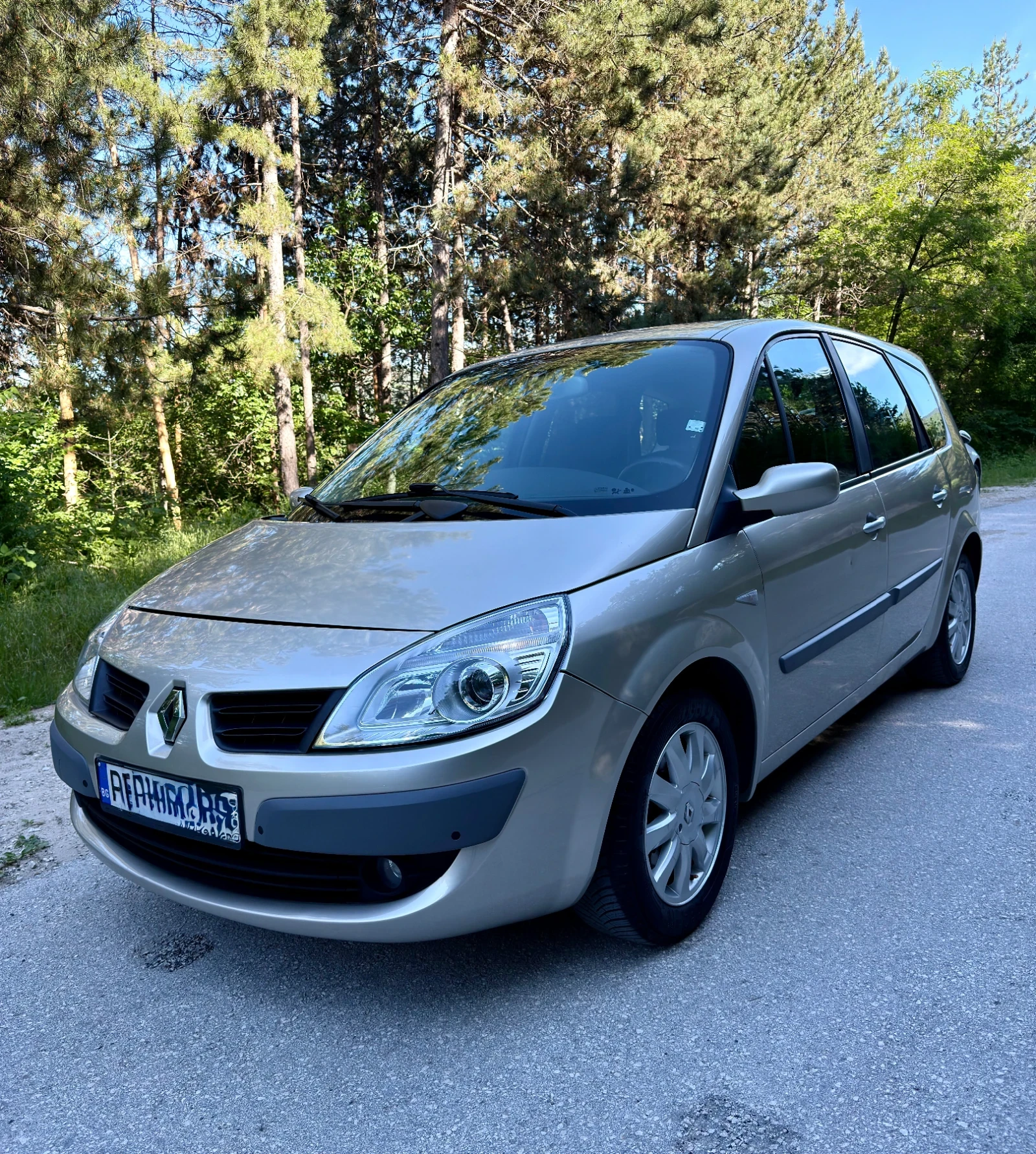 Renault Grand scenic Facelift, снимка 2 - Автомобили и джипове - 54721835