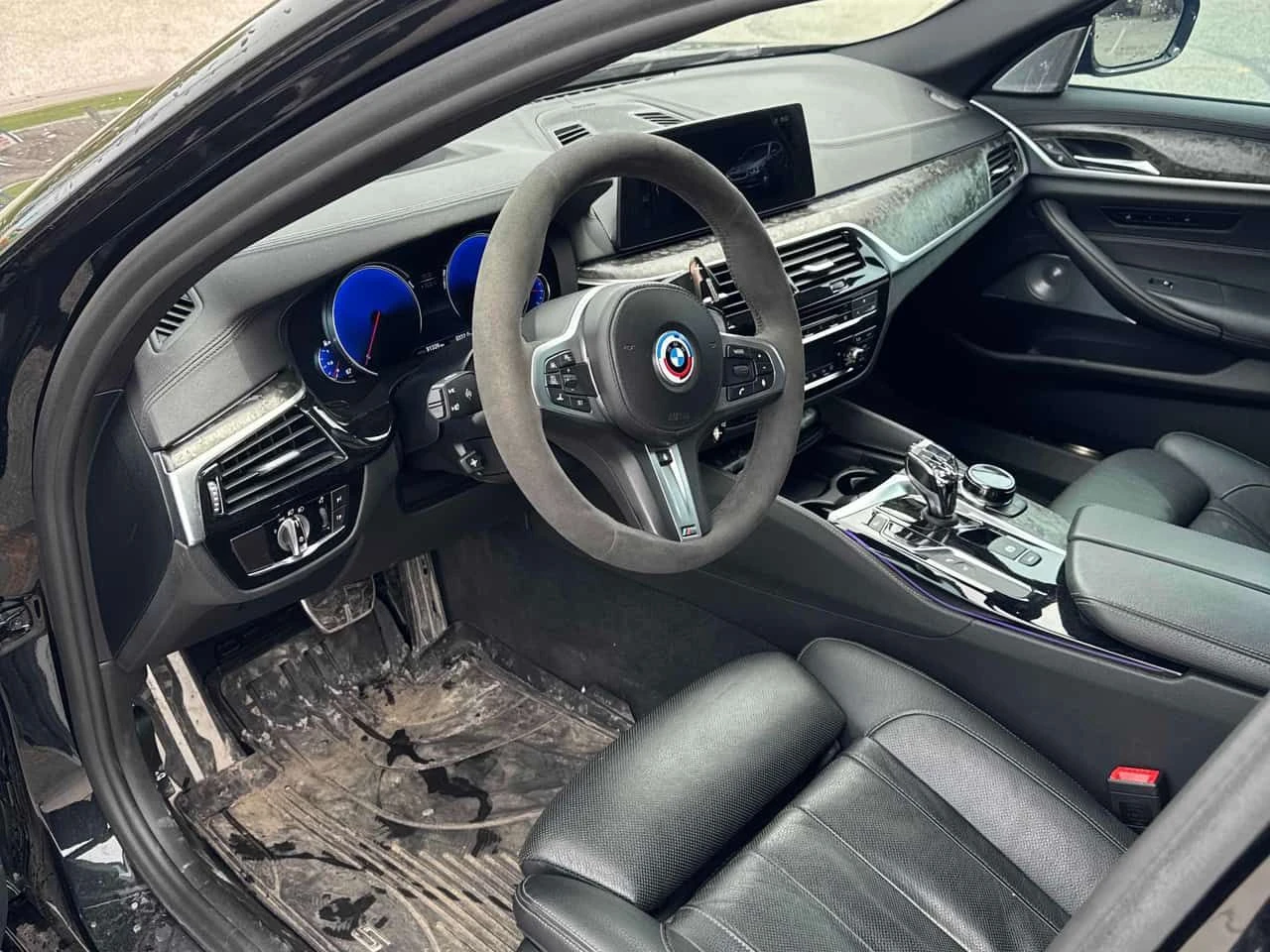 BMW 550 | DISTRONIC | B&W | HUD | МАСАЖИ | ОБДУХВАНЕ | 360, снимка 5 - Автомобили и джипове - 54897329