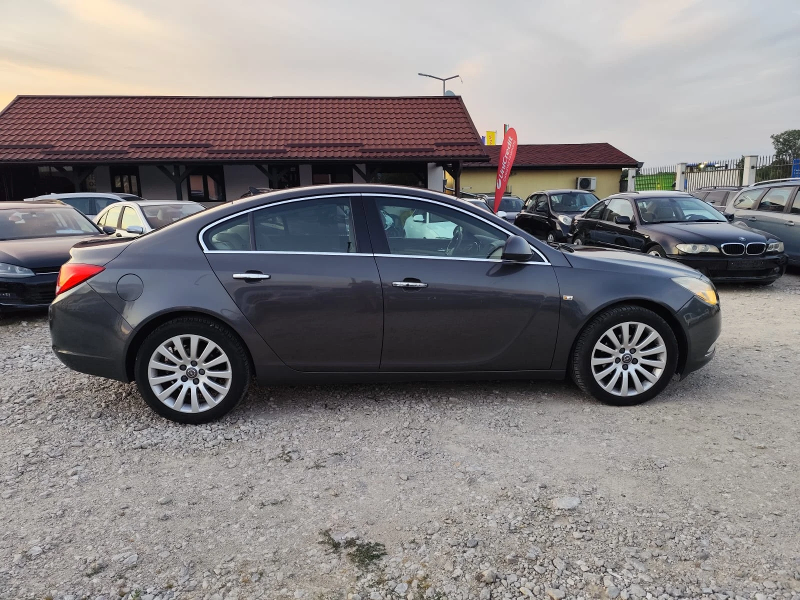 Opel Insignia 2.0 дизел Автомат, снимка 4 - Автомобили и джипове - 55387156