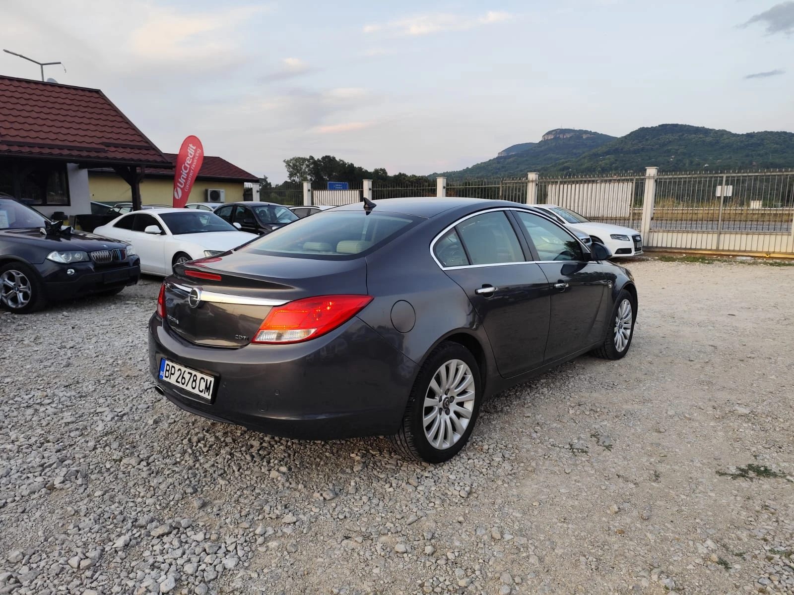 Opel Insignia 2.0 дизел Автомат, снимка 5 - Автомобили и джипове - 55387156