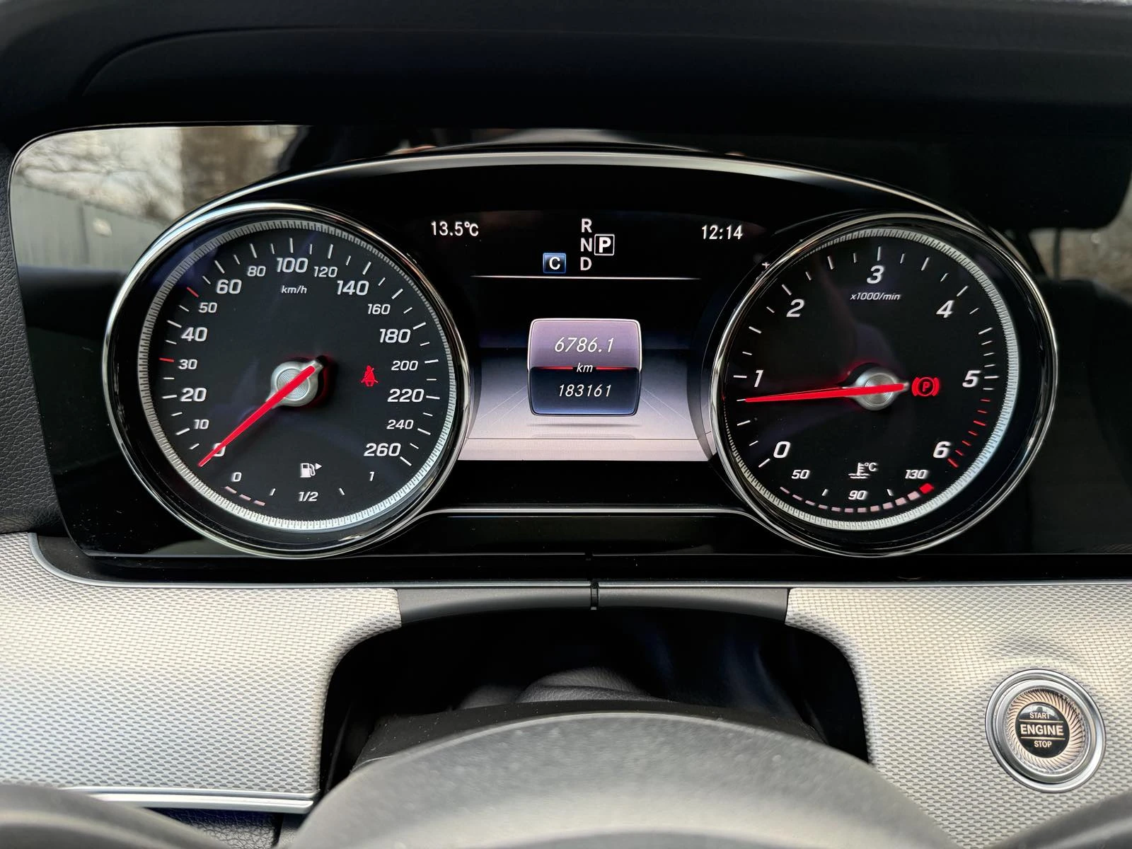 Mercedes-Benz E 220, снимка 9 - Автомобили и джипове - 55590898