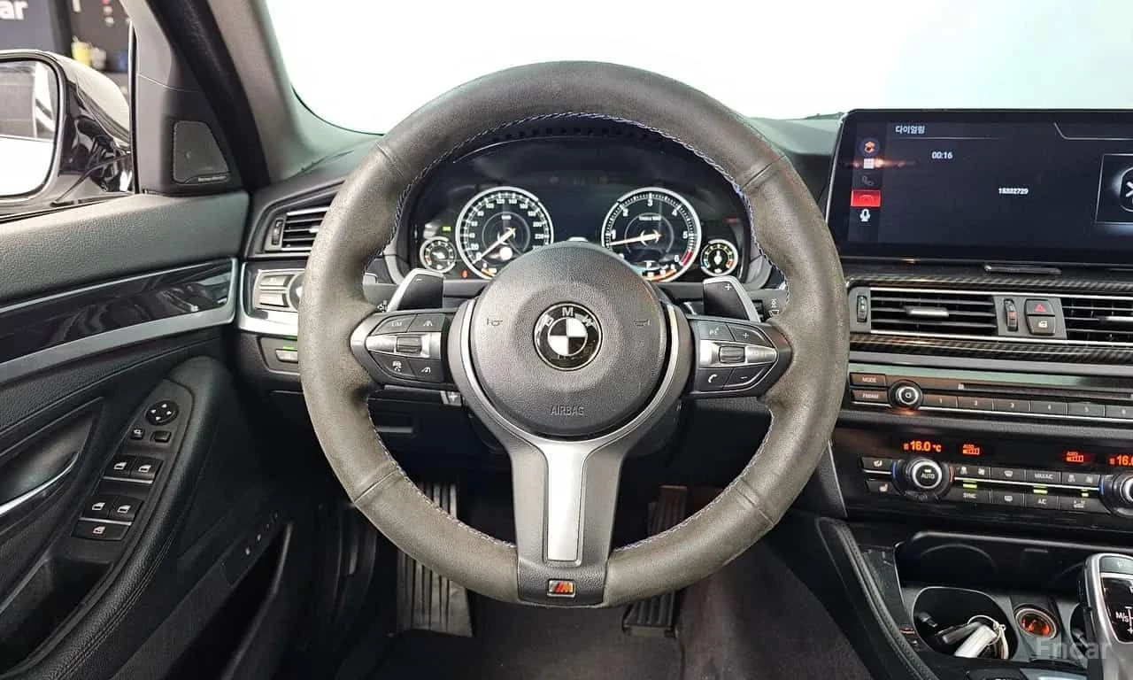 BMW 530 * 530d xDrive M Aero Dynamic * ЦЕНА ДО БГ, снимка 13 - Автомобили и джипове - 55627578