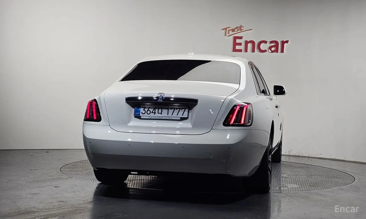 Rolls-Royce Ghost 6.7 V12| BESPOKE SOUND| SHOOTING STAR| , снимка 4 - Автомобили и джипове - 55871920