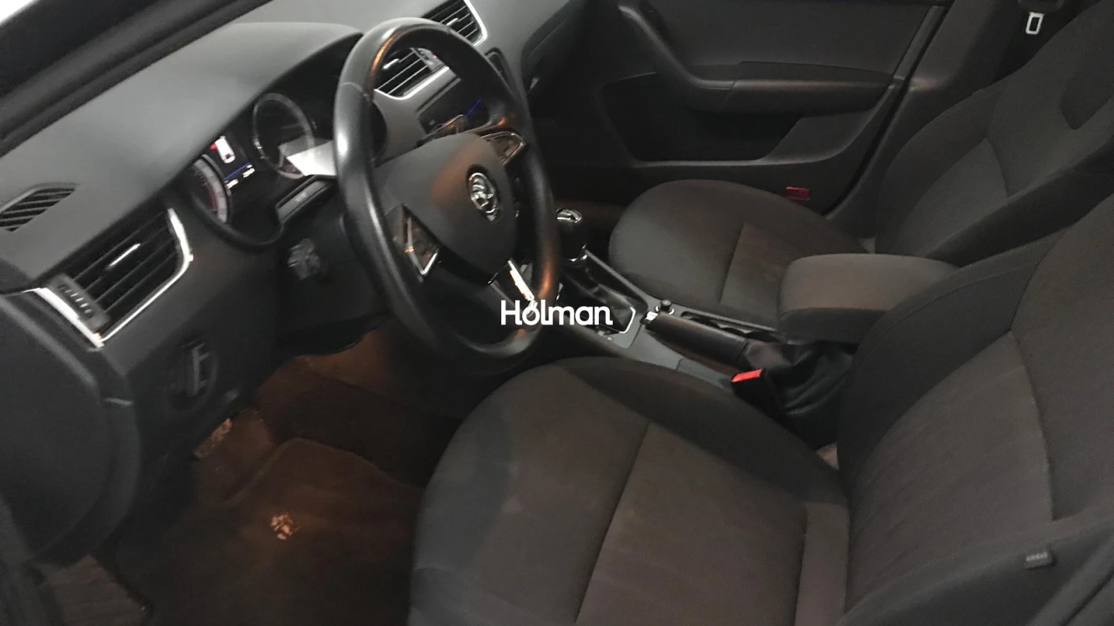 Skoda Octavia Combi 2.0 TDI Style Automatic Diesel, снимка 4 - Автомобили и джипове - 55938388