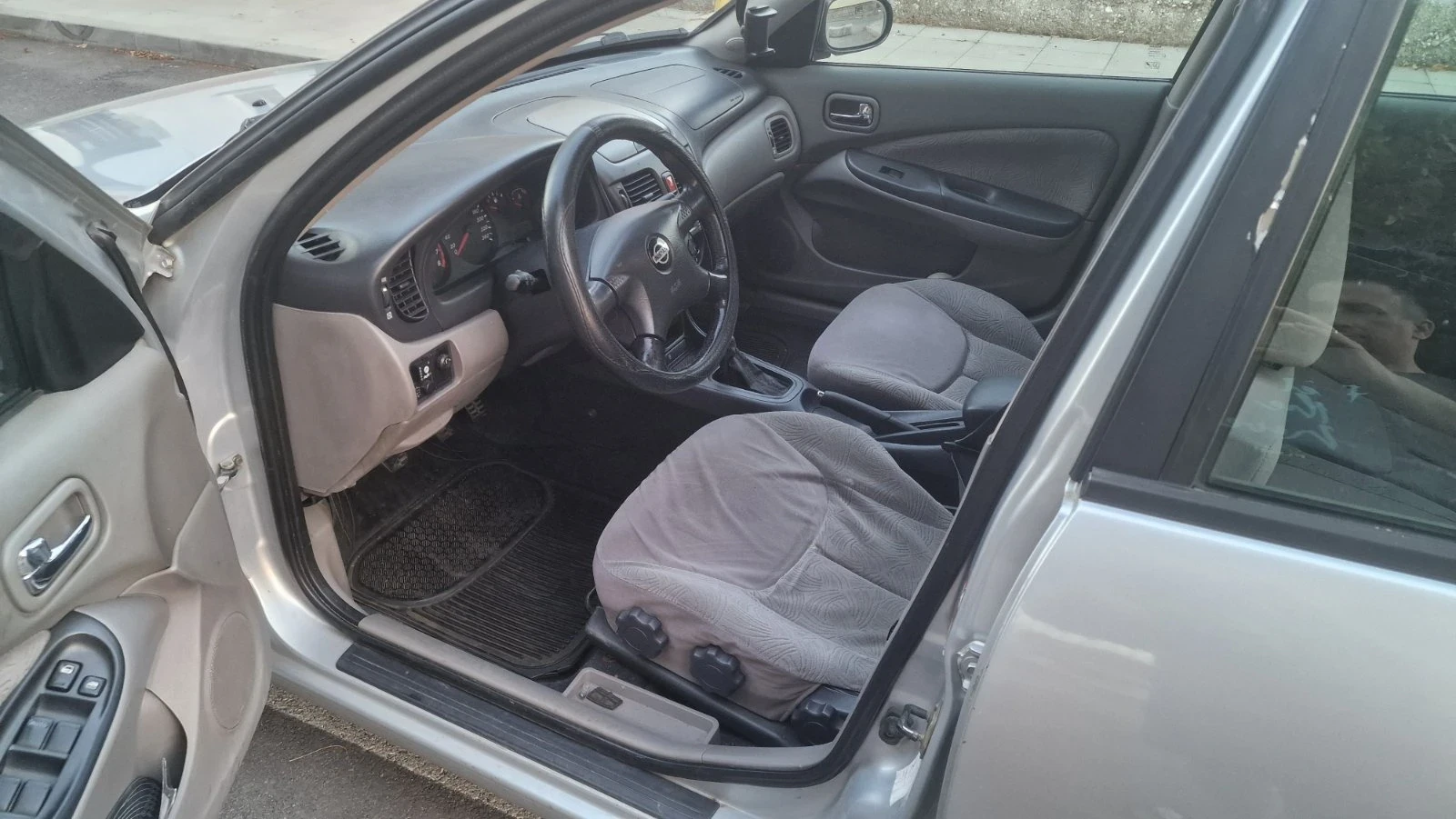 Nissan Almera, снимка 5 - Автомобили и джипове - 56012783