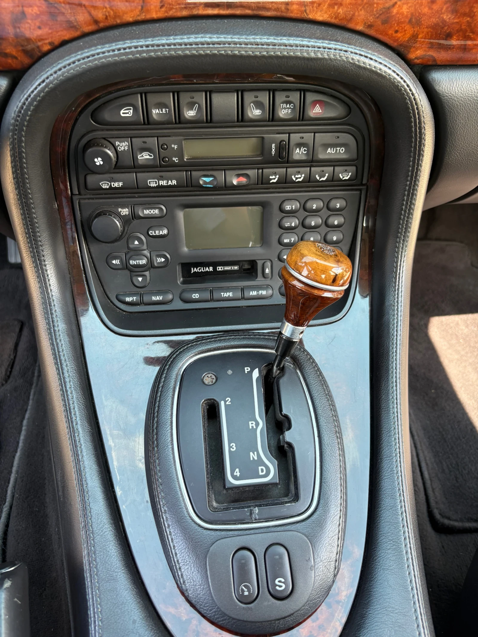 Jaguar Xjr 4.0 Supercharged , снимка 9 - Автомобили и джипове - 56155945