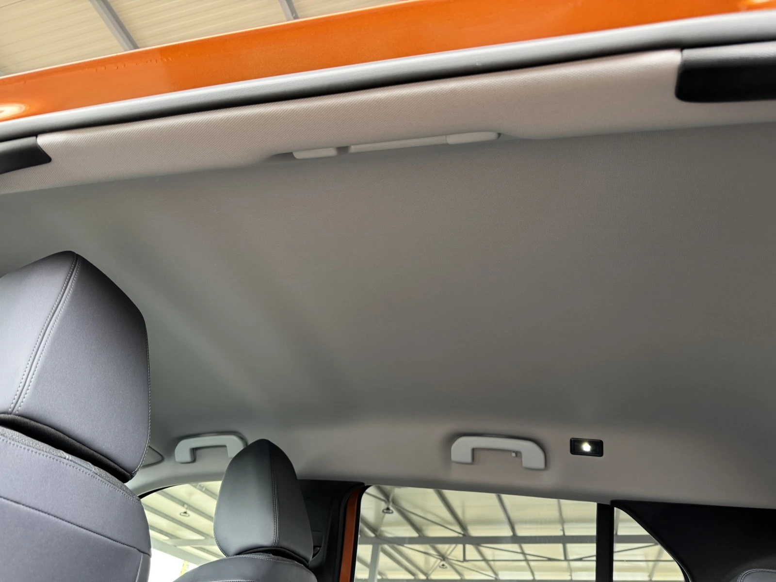 Peugeot 2008 1.5BLUEHDI* 130ps* ALLURE* DISTRONIC* КОЖА* НАВИ* , снимка 16 - Автомобили и джипове - 56191937