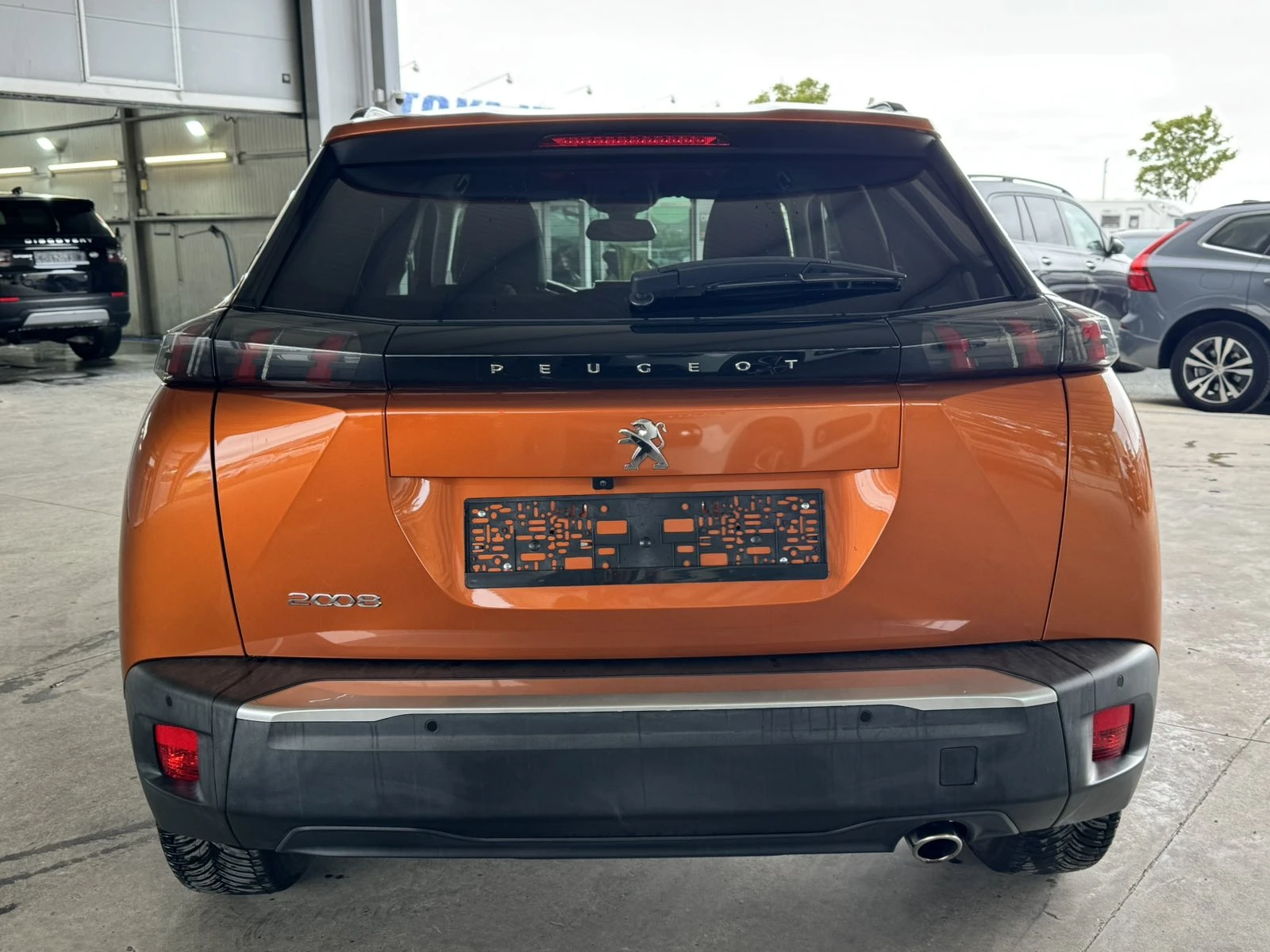Peugeot 2008 1.5BLUEHDI* 130ps* ALLURE* DISTRONIC* КОЖА* НАВИ* , снимка 4 - Автомобили и джипове - 56191937