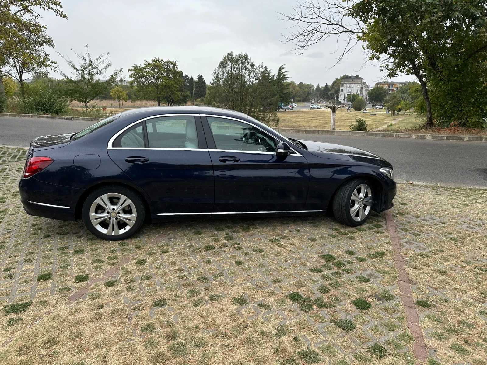 Mercedes-Benz C 220 d, снимка 7 - Автомобили и джипове - 56238281