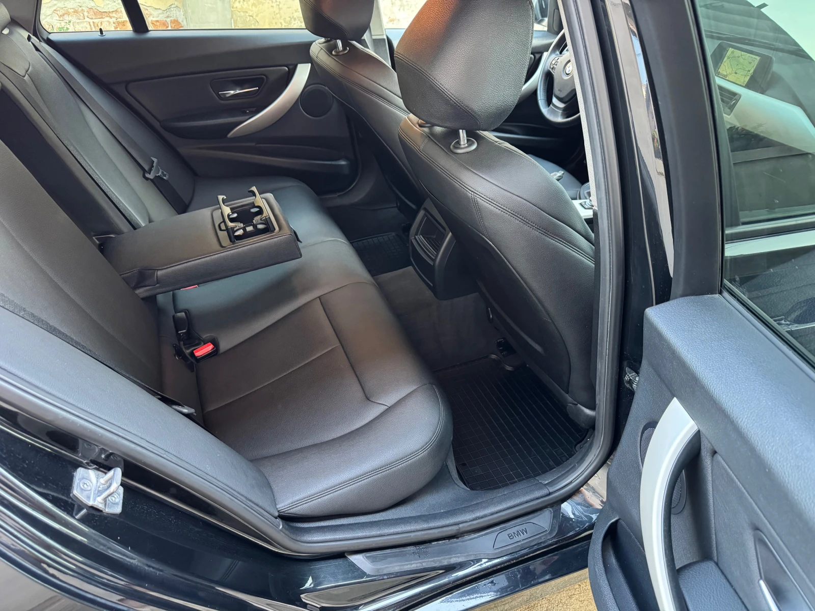 BMW 318 2.0d, снимка 12 - Автомобили и джипове - 56377943
