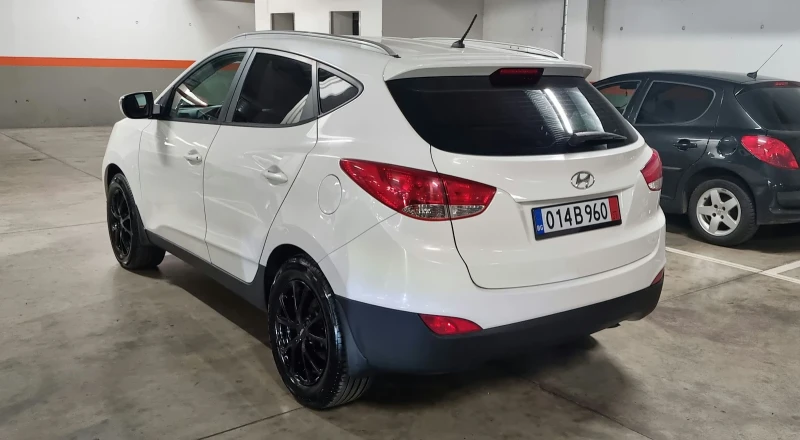 Hyundai IX35 2.0i 4x4, снимка 4 - Автомобили и джипове - 47997583