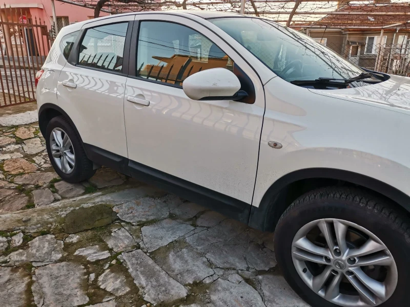 Nissan Qashqai 1.5dci панорама, снимка 7 - Автомобили и джипове - 48559004