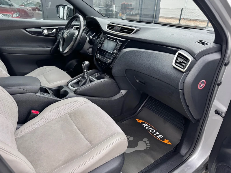 Nissan Qashqai 1.6DCi Premier Limited Edition , снимка 10 - Автомобили и джипове - 49125882